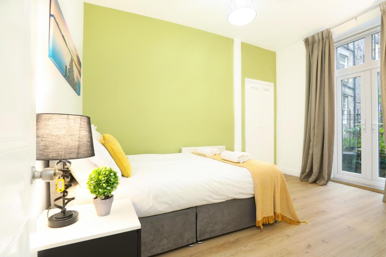Stunning Modern 3 Bedroom Apartment エディンバラ エクステリア 写真