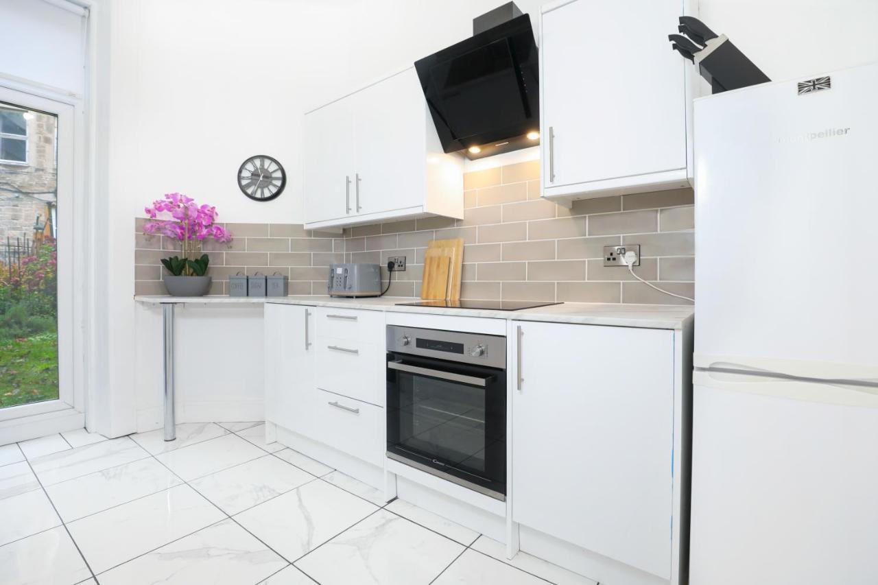 Stunning Modern 3 Bedroom Apartment エディンバラ エクステリア 写真
