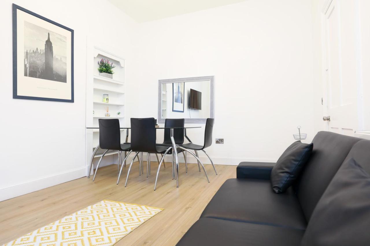 Stunning Modern 3 Bedroom Apartment エディンバラ エクステリア 写真