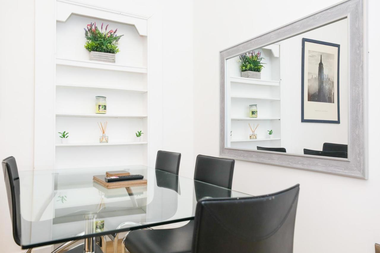 Stunning Modern 3 Bedroom Apartment エディンバラ エクステリア 写真
