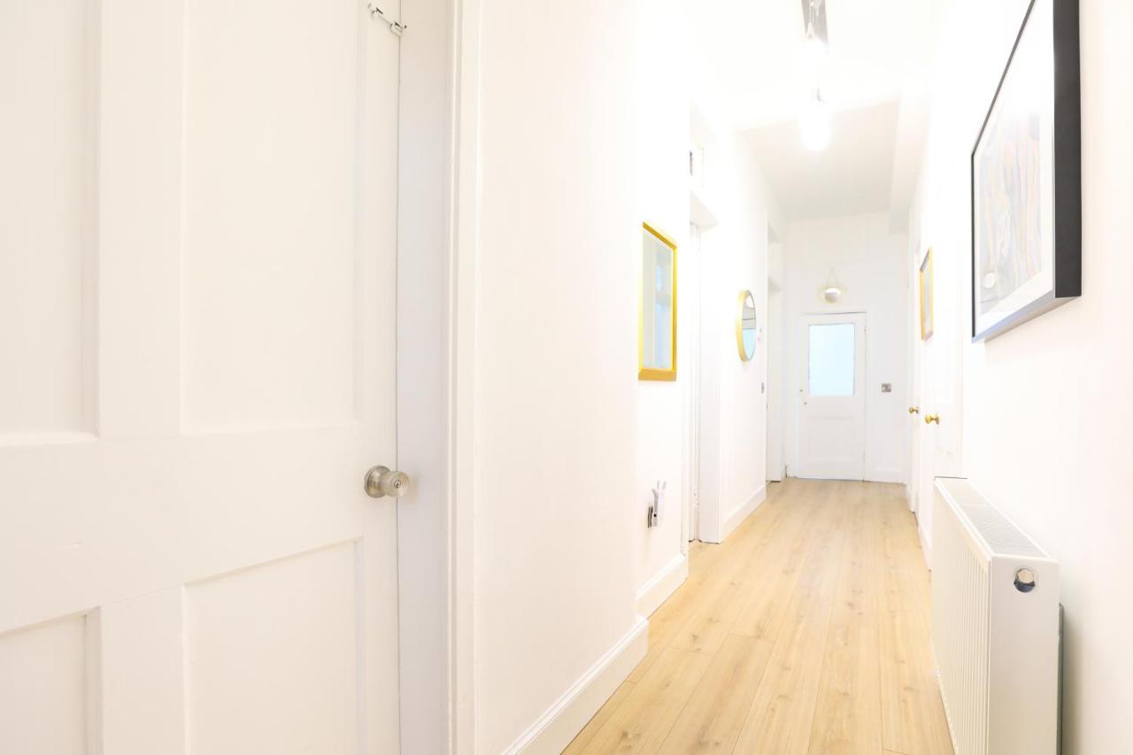 Stunning Modern 3 Bedroom Apartment エディンバラ エクステリア 写真