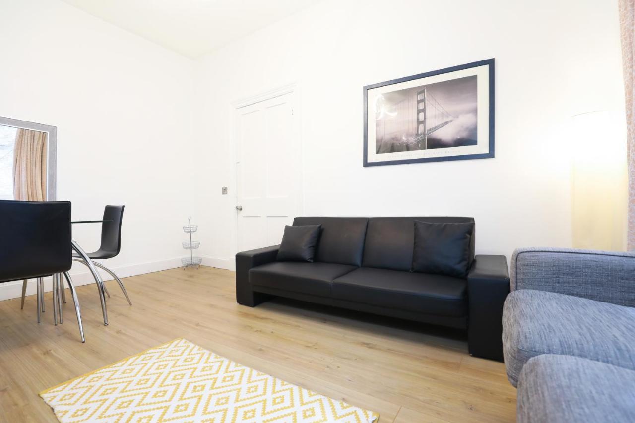 Stunning Modern 3 Bedroom Apartment エディンバラ エクステリア 写真