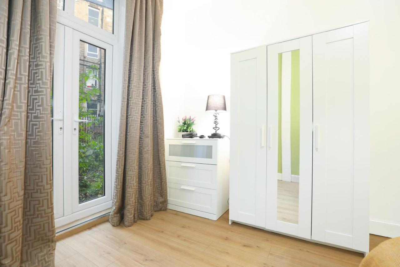 Stunning Modern 3 Bedroom Apartment エディンバラ エクステリア 写真